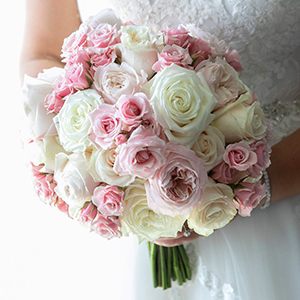 Свадебный букет Round с кустовой розой